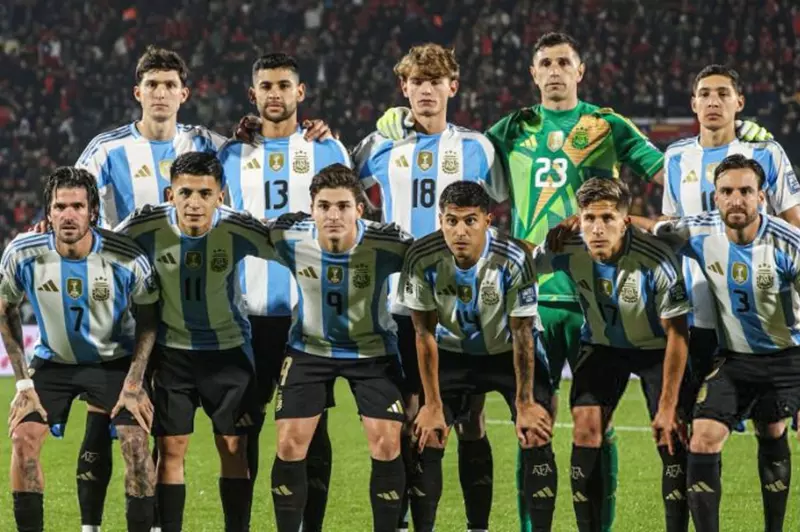 الأرجنتين تحقق انتصاراً على تشيلي في تصفيات كأس العالم بمشاركة ميسي البديل وماستانتونو الأصغر