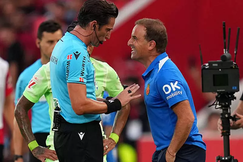 الجدل التحكيمي في الليجا: مباراة برشلونة ومايوركا تثير النقاشات