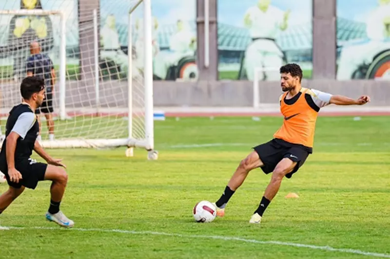 رئيس إنبي يوضح موقف نسبة إعادة بيع مصطفى شلبي للبنك الأهلي